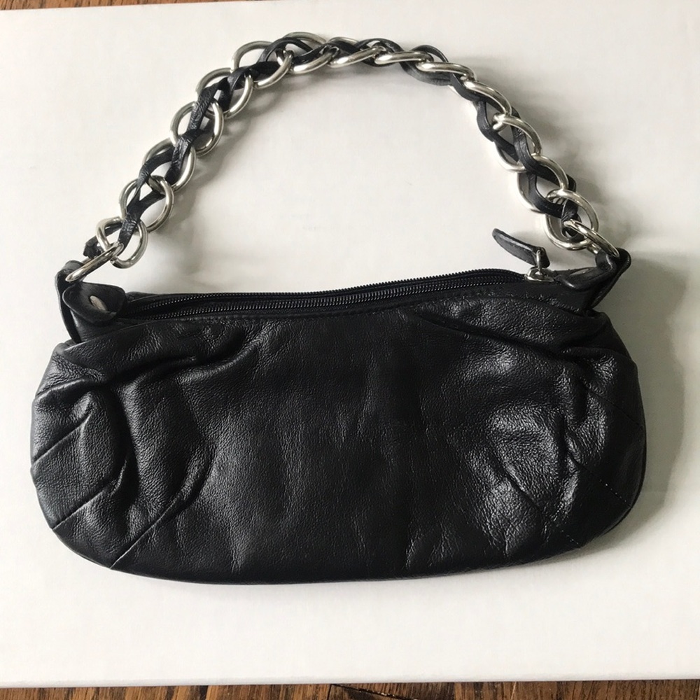 CHAINLINK LEATHER BAGUETTE